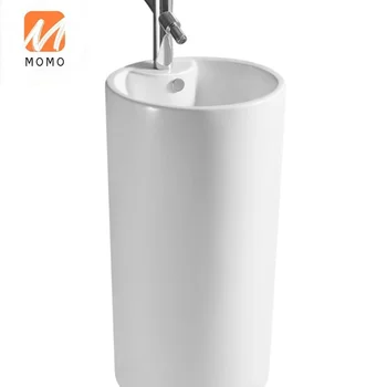 удобные санитарные принадлежности раковина для мытья рук в ванной комнате с подставкой